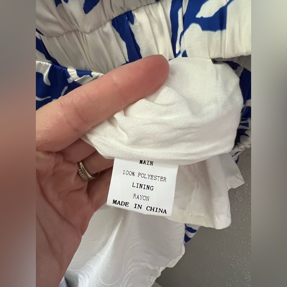 Petal & Pup Aminah Puff Sleeve Cut Out Dress In Blue Floral Size Medium New - Picture 8 of 14